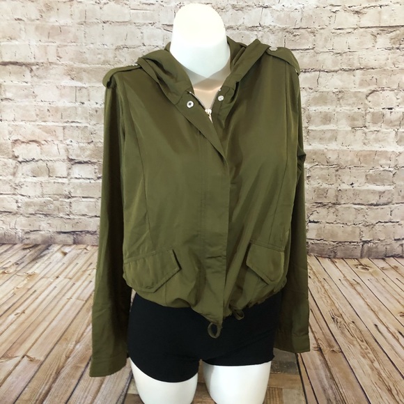 Forever 21 Jackets & Blazers - NWT Olive green light weight hoodie jacket small